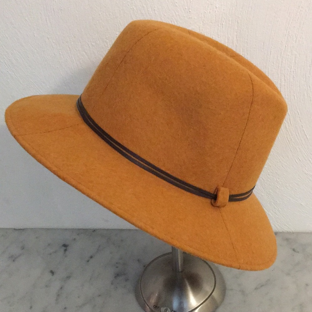 Vintage made in Italy 100% wool hat by hw